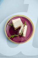 Sandwiches mit Roastbeef und Ziegenkäsecreme, Sandwiches with roast beef and goat cheese cream