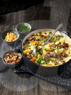 Hack-Käse-Gemüsetopf, Minced Meat with Cheese and various Vegetables