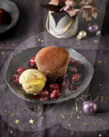 Schokoküchlein mit Rumkirschen, Chocolate cake and cherries with rum