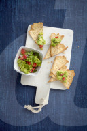 Nachos mit Guacamole, Low Carb Nachos with Guacamole