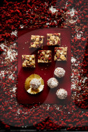 Superfood-Plätzchen und vegane Dattel-Aprikosen-Kugeln, Superfood Cookies and vegan Date Apricot Cookies