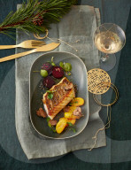 Zanderfilet mit gebackener Roter Bete, Zander fillet with baked beetroot
