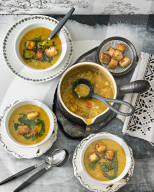 Erbsensuppe mit Räuchertofu, Pea soup with smoked tofu