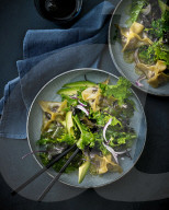 Kale-Salat mit Grützwurst-Wan-Tan, Kale Salad with Wan-Tans stuffed with white Pudding