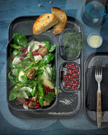 Pomelo-Salat mit Lammfrikadellen, Pomelo Lettuce with Lamb Meatballs 