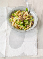 Bohnen-Mett-Pasta, Pasta with white Beans and Mett