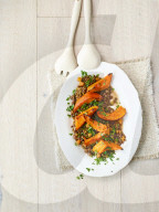 Gebackene Kürbisspalten mit Linsengemüse, Baked Pumpkin with Lentils