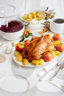 Ente mit Walnuss-Hefeteig-Füllung, Duck with walnut yeast dough filling