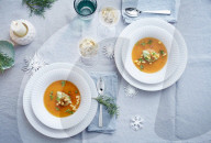 Boullon und Mousse von der Kartoffel mit Walnus-Wacholder-Bröseln, Bouillon and mousse of potato with walnut-juniper crumbs