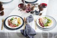 Pochierte Birne mit Burrata, Poached pear with burrata