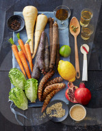 Zutaten Wurzelgemüse mit Granatapfel-Dressing, Ingredients root vegetables with pomegranate dressing