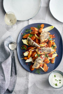 Zanderfilet mit Gewürzmöhren, Zander fillet with spice carrots