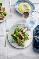 Lammrücken mit Pistazien-Polenta, Rack of lamb with pistachio polenta