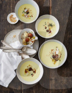 Selleriesuppe mit Chicoree und Maronen, Celery soup with chicory and chestnuts
