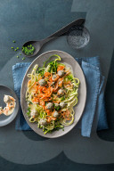 Zucchini-Möhren-Pasta mit Hackbällchen, Zucchini and carrot pasta with meatballs