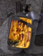 Cannelloni mit Wirsing und Kürbissauce, Cannelloni with savoy cabbage and pumpkin sauce