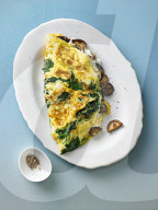 Rauke-Omelett mit Shiitake-Pilzen, Omelette with Rocket Salad and Shiitake Mushrooms 