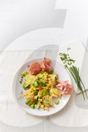 Avocado-Rührei, Scrambled Eggs with Avocado
