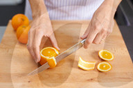 Step, Orangen-Joghurt-Torte, Step, Yogurt Orange Cake, Cutting Orange, Removing Peel
