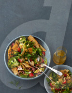 Gemüse-Brot-Salat, Vegetables and bread salad