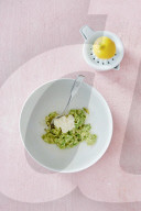 Step Avocado-Eiersalat-Stulle mit Gurke, Step Avocado and egg salad cucumber