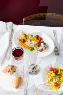 Beefsteak mit Wermut-Krabben-Sauce, Beefsteak with wormwood crab sauce