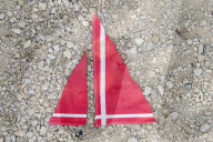 Do it yourself: Toy Sailboat made of Flotsam and Kitchen Towel