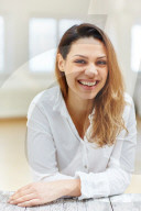  Woman wearing a white Shirt 
