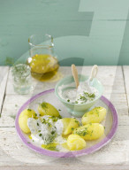 Kartoffeln mit Kraeuterquark, Potatoes with Quark with Herbs