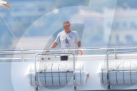 PEOPLE - Sylvester Stallone schippert mit seinen Kids in SŸdfrankreich herum
