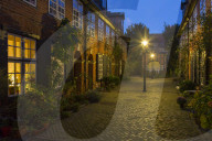 Haasenhof at night