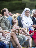 PEOPLE - Prinzessin Estelle sichtlich gelangweilt bei der Geburtstagsfeier ihrer Mutter Victoria