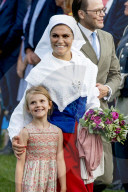 PEOPLE - Prinzessin Estelle sichtlich gelangweilt bei der Geburtstagsfeier ihrer Mutter Victoria