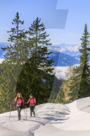 Two women on ski tour
