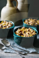Goldener Hirseauflauf mit Steinobst, Golden millet casserole with stone fruit