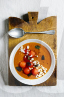 Tomatensuppe mit Melone und Feta, Tomato soup with melon and feta