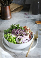 Buddha Bowl mit Kohl und Edamame, Buddha Bowl with kale and edamame