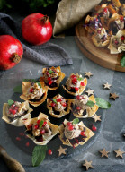Rotkohl-Maronen-Cups, Red cabbage and chestnut stuffed phyllo cups