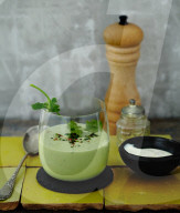Kalte Chili-Avocado-Creme, Cold Avocado Soup with Hot Pepper
