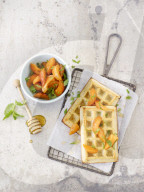 Waffeln mit Aprikosen-Minz-Salat, Waffles with Apricot Mint Salad
