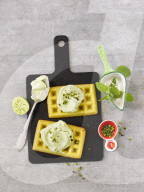 Polenta-Waffeln mit Avocadocreme, Polenta Waffles with Avocado Mousse
