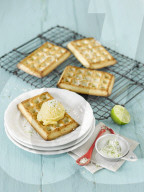 Kokoswaffeln mit Eis, Coconut Waffles with Ice Cream