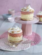 Rhabarber-Torte mit Baiser, Rhubarb Pie with Meringue 