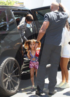 PEOPLE - Klein Penelope Kardashian ist eine wahre Fashionista
