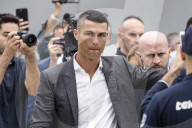 NEWS - Fussballstar Cristiano Ronaldo in Turin empfangen
