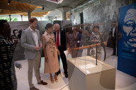 PEOPLE - Harry und Meghan besuchen die Nelson Mandela Ausstellung im Southbank Center (weitere Bilder)