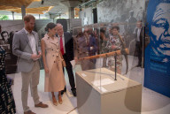 PEOPLE - Harry und Meghan besuchen die Nelson Mandela Ausstellung im Southbank Center (weitere Bilder)