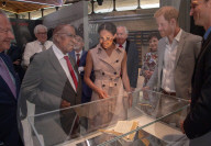 PEOPLE - Harry und Meghan besuchen die Nelson Mandela Ausstellung im Southbank Center (weitere Bilder)