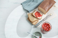 Quarkbrot und Rhabarber-Erdbeer-Aufstrich, Quark Bread with Rhubarb Strawberry Spreading