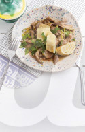Soja-Schweinegeschnetzeltes mit Omelett, Pork Strips with Omelet